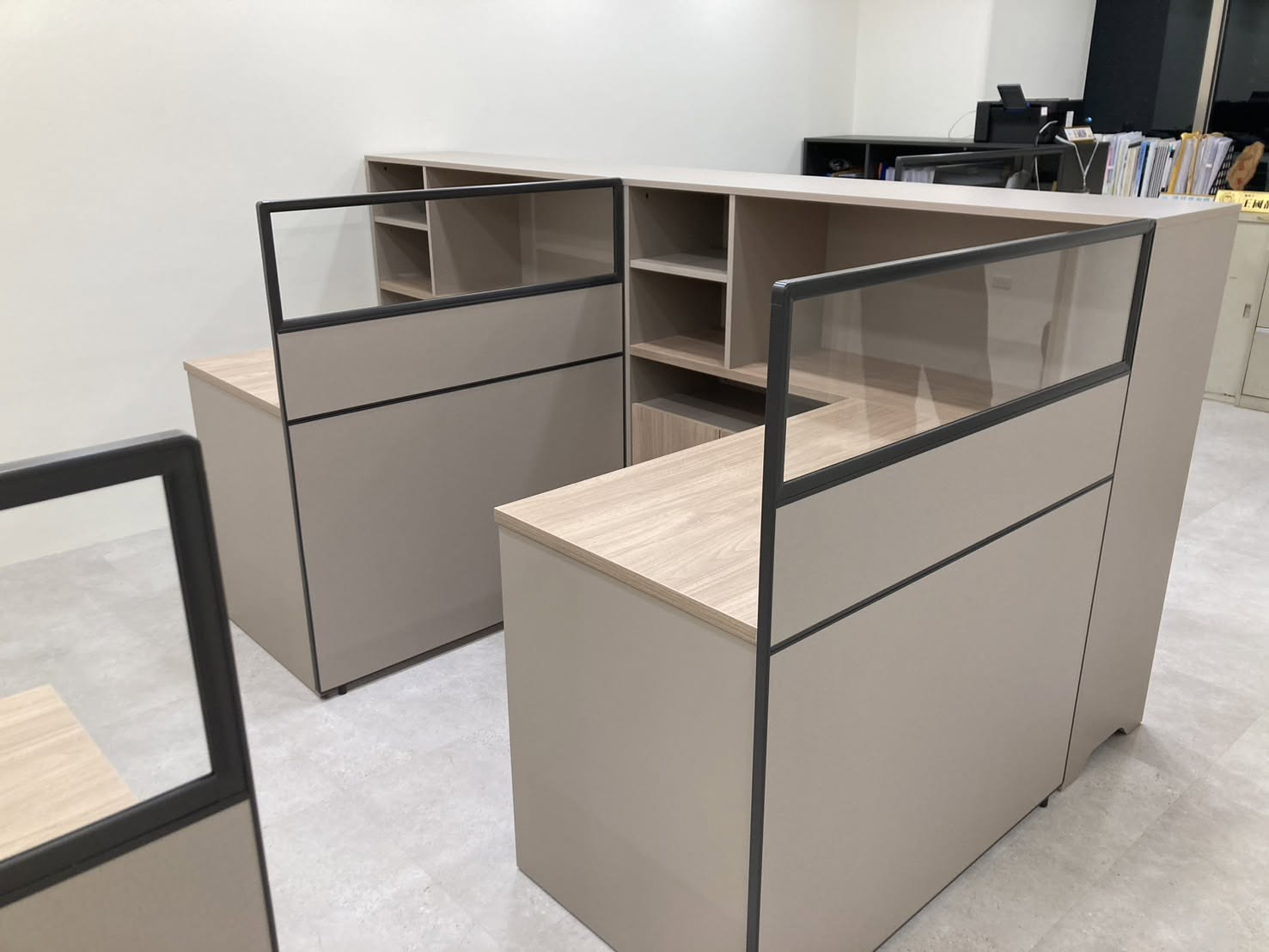 Últimos blogs de la empresa sobre Desde pequeños estudios para equipos hasta implementaciones en toda la empresa, nuestras soluciones de mobiliario de oficina son totalmente escalables y cuanto mayor sea el pedido, mejor será el valor.